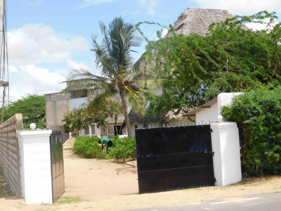 Holiday Home In Malindi Mambrui Exterior foto